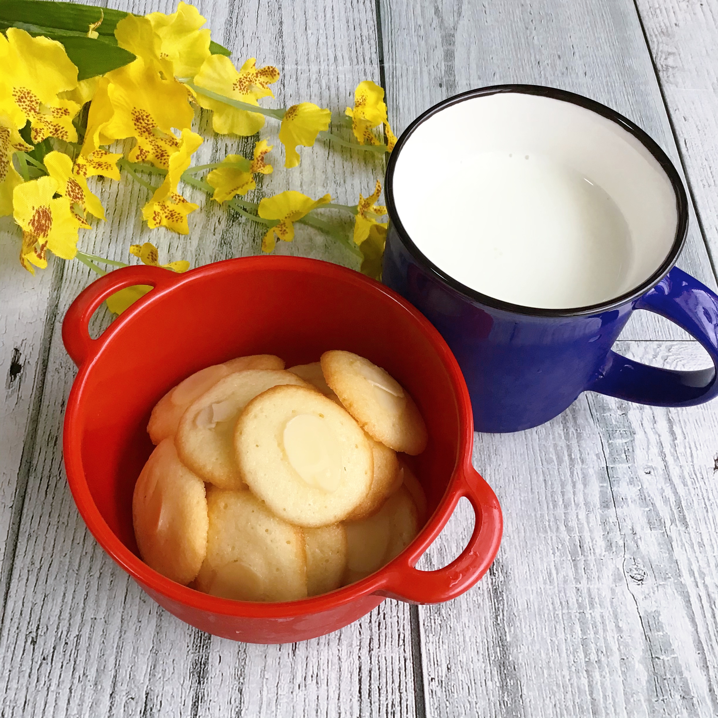 6 1は牛乳の日 手作りラングドシャとホットミルク Eatpick