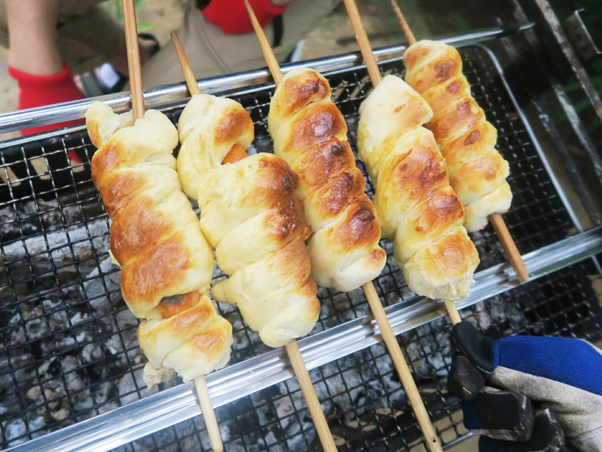我が家の定番キャンプ朝ごはん 巻き巻きパン Eatpick 我が家の定番キャンプ朝ごはん 巻き巻きパン Eatpick