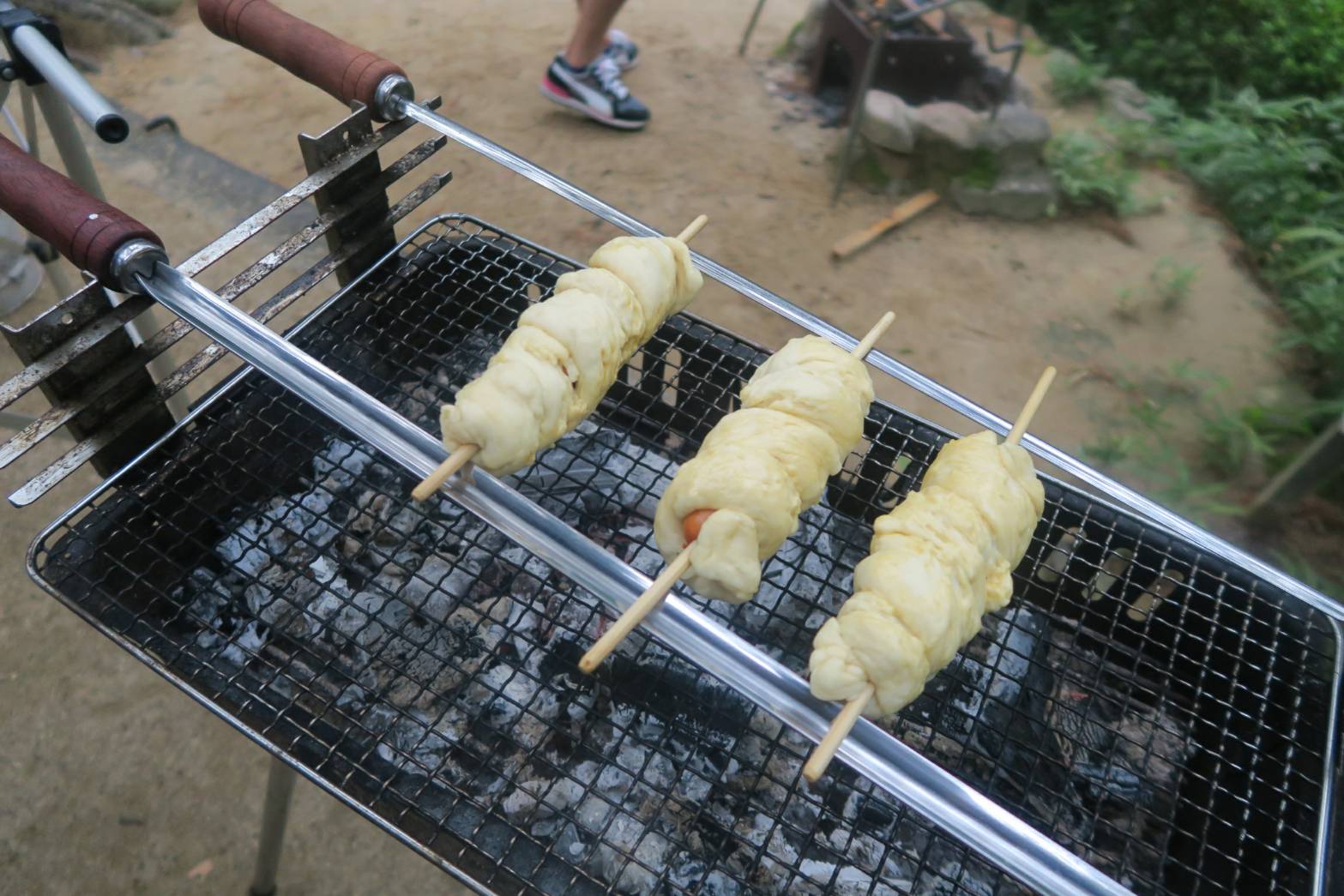我が家の定番キャンプ朝ごはん 巻き巻きパン Eatpick 我が家の定番キャンプ朝ごはん 巻き巻きパン Eatpick