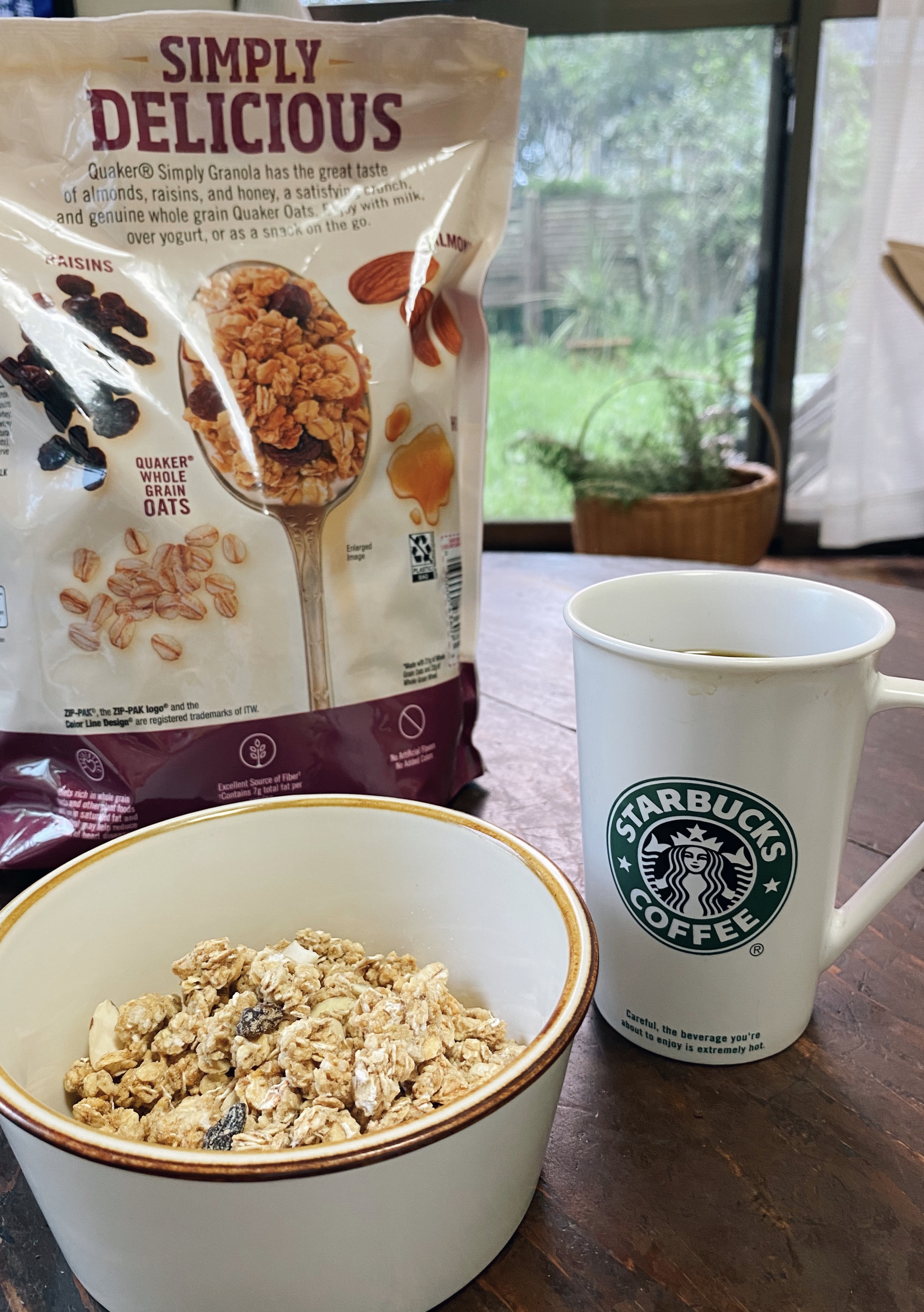コストコのグラノーラとモーニングコーヒー Eatpick コストコのグラノーラとモーニングコーヒー Eatpick
