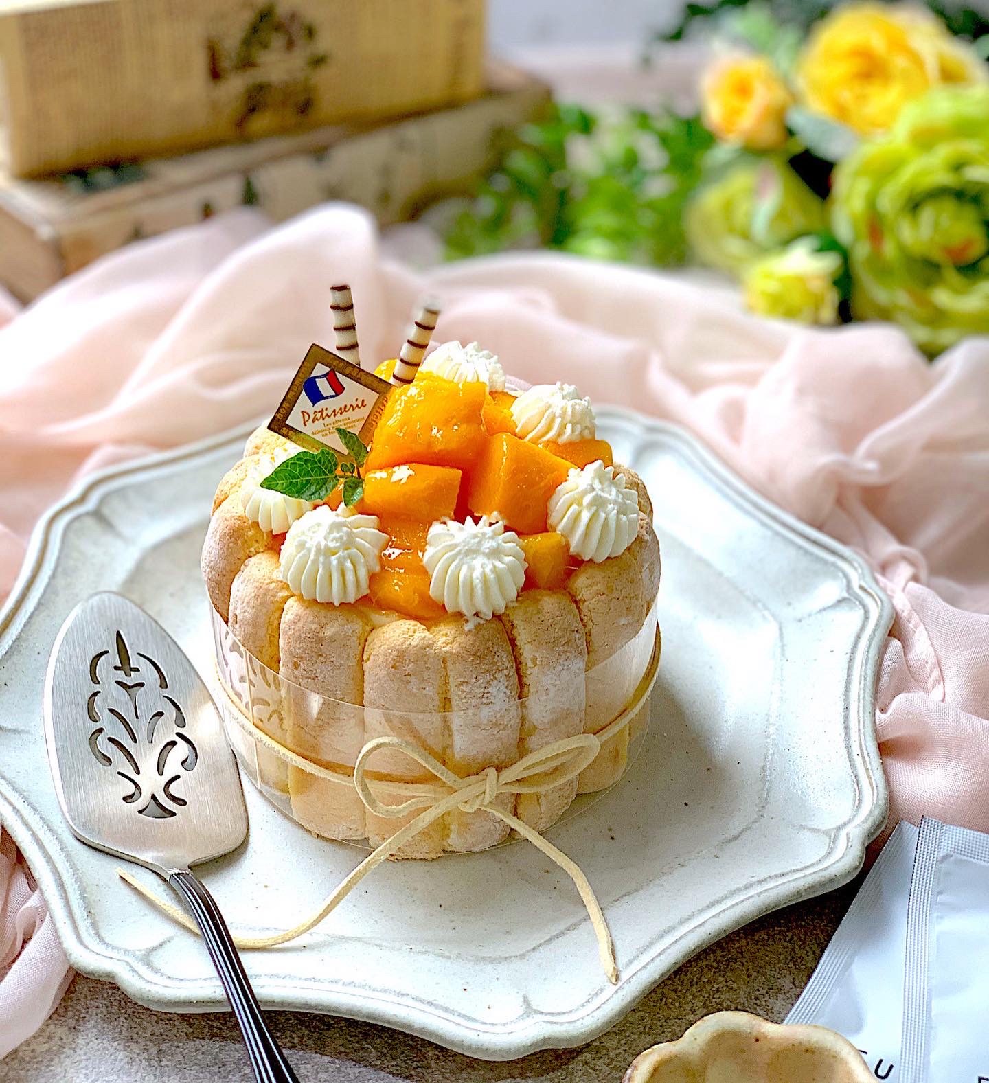 ケーキ シャルロット パリ仕込みのシャルロットケーキに魅了される♪横浜・元町「パティスリー･レ･ビアン･エメ」｜ことりっぷ