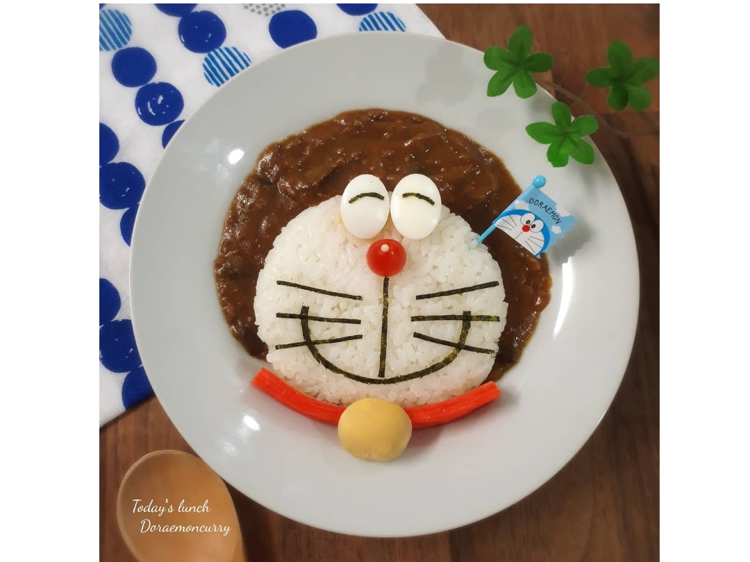 キティちゃんカレーとドラえもんカレー Eatpick