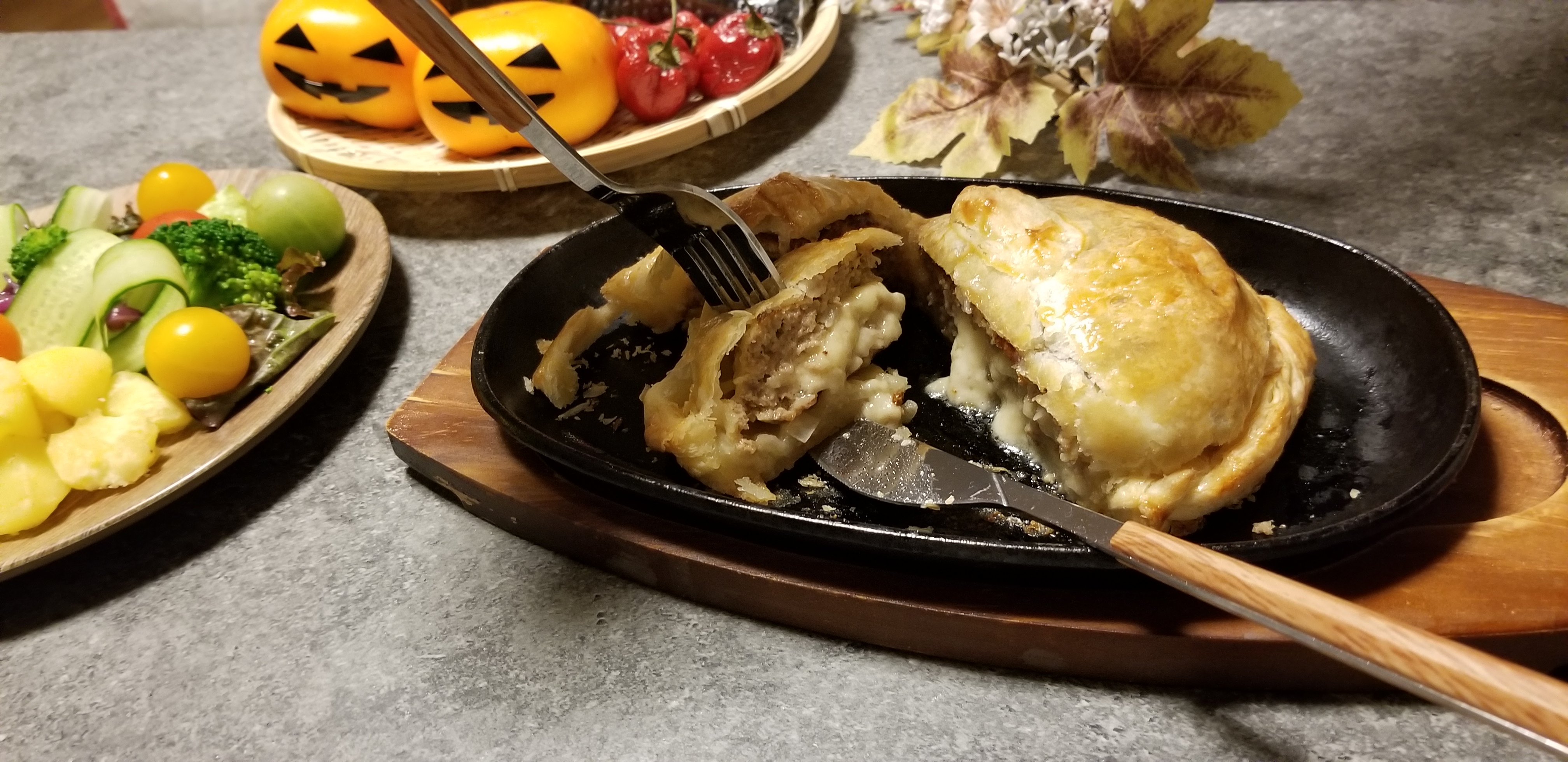 チーズinハンバーグのパイ包み 大阪おかんシェフ さんの記事からヒント Eatpick