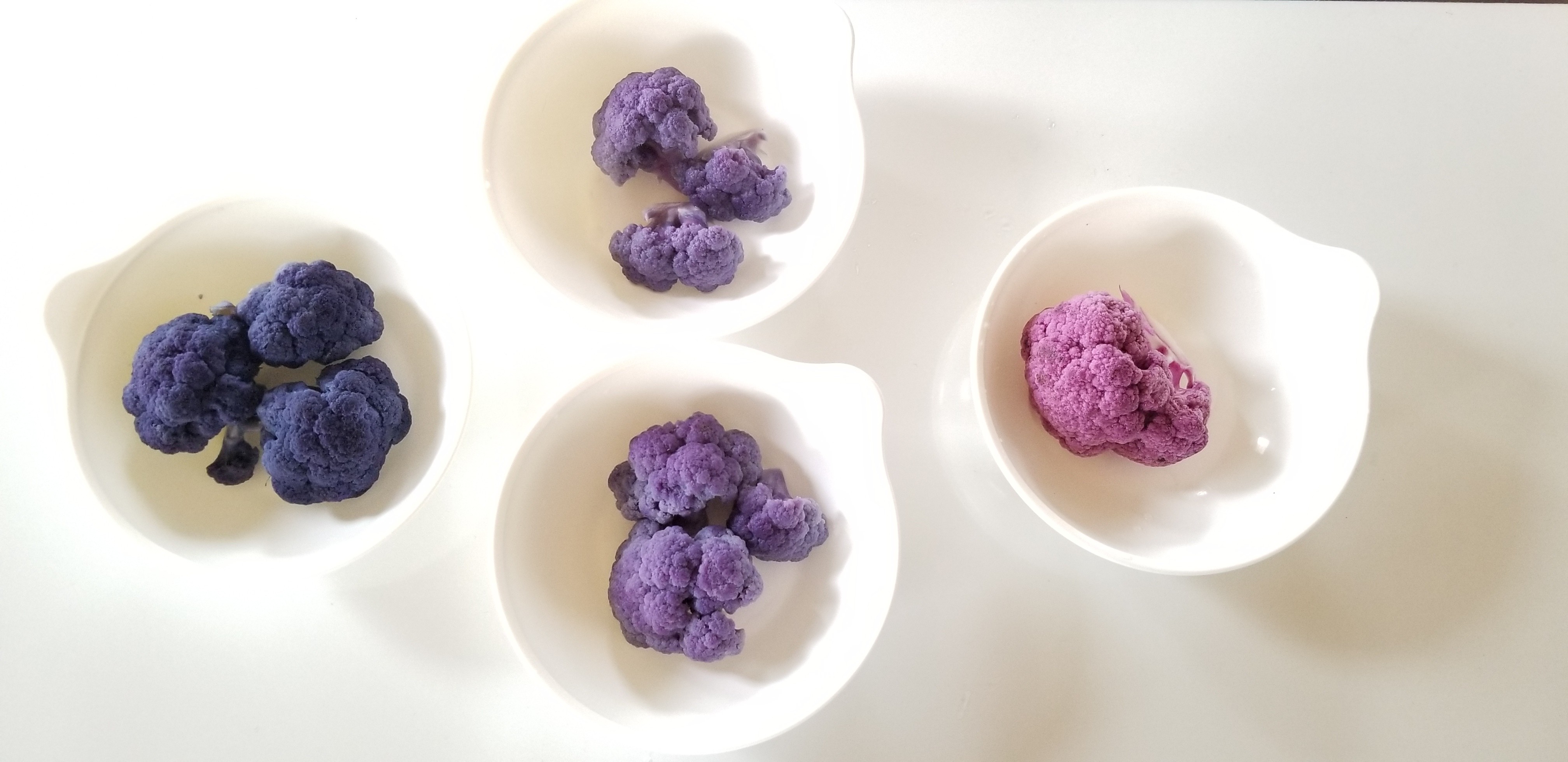 紫のカリフラワーは 茹で方で色が変わります Eatpick