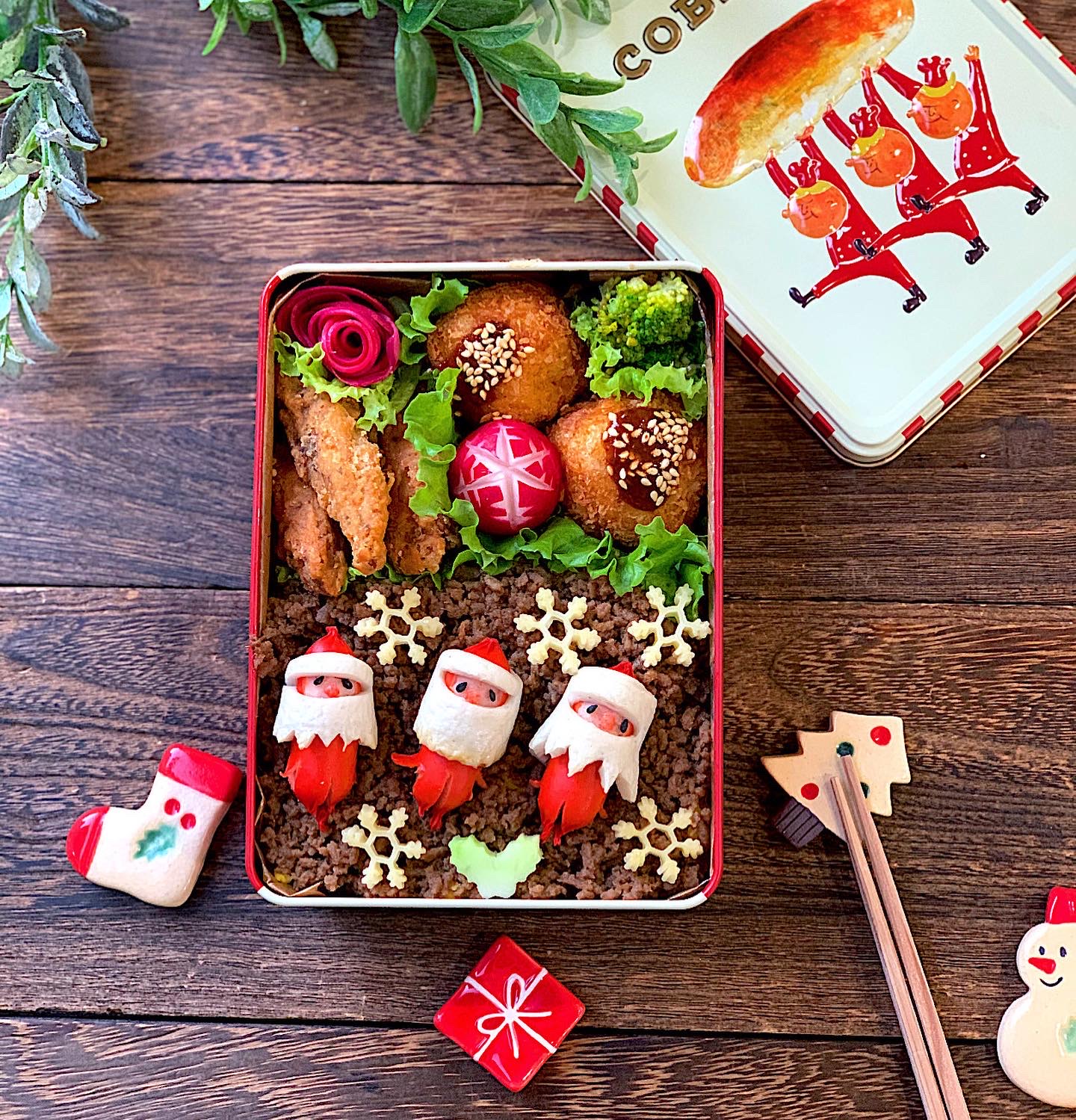 クリスマス風そぼろ弁当 Eatpick