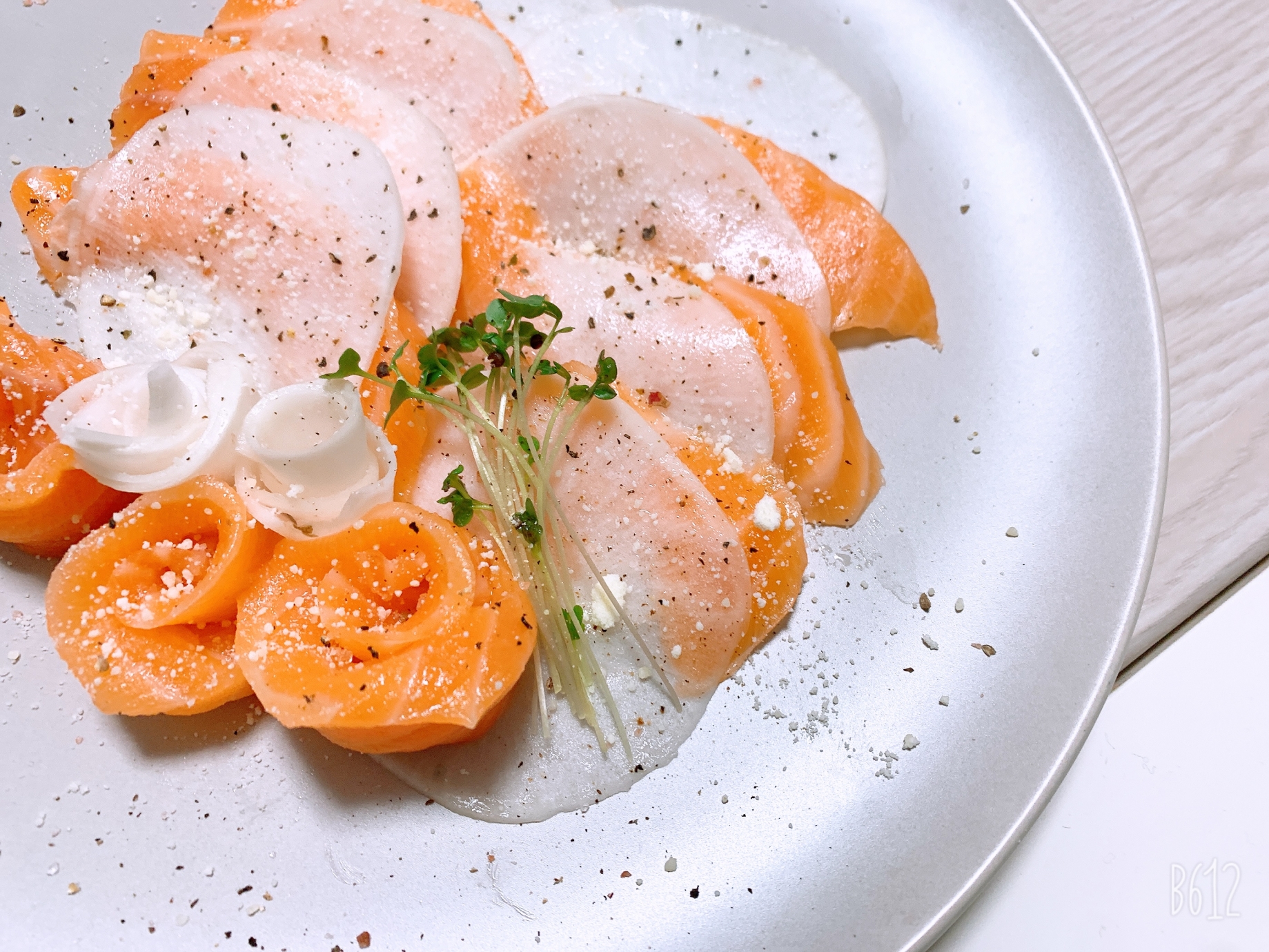 カブとサーモンのマリネ EATPICK