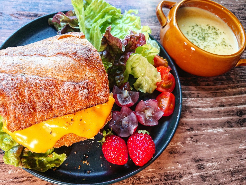 サンドイッチ 超濃厚コーンポタージュを朝食にプラス ロイヤルデリ Eatpick