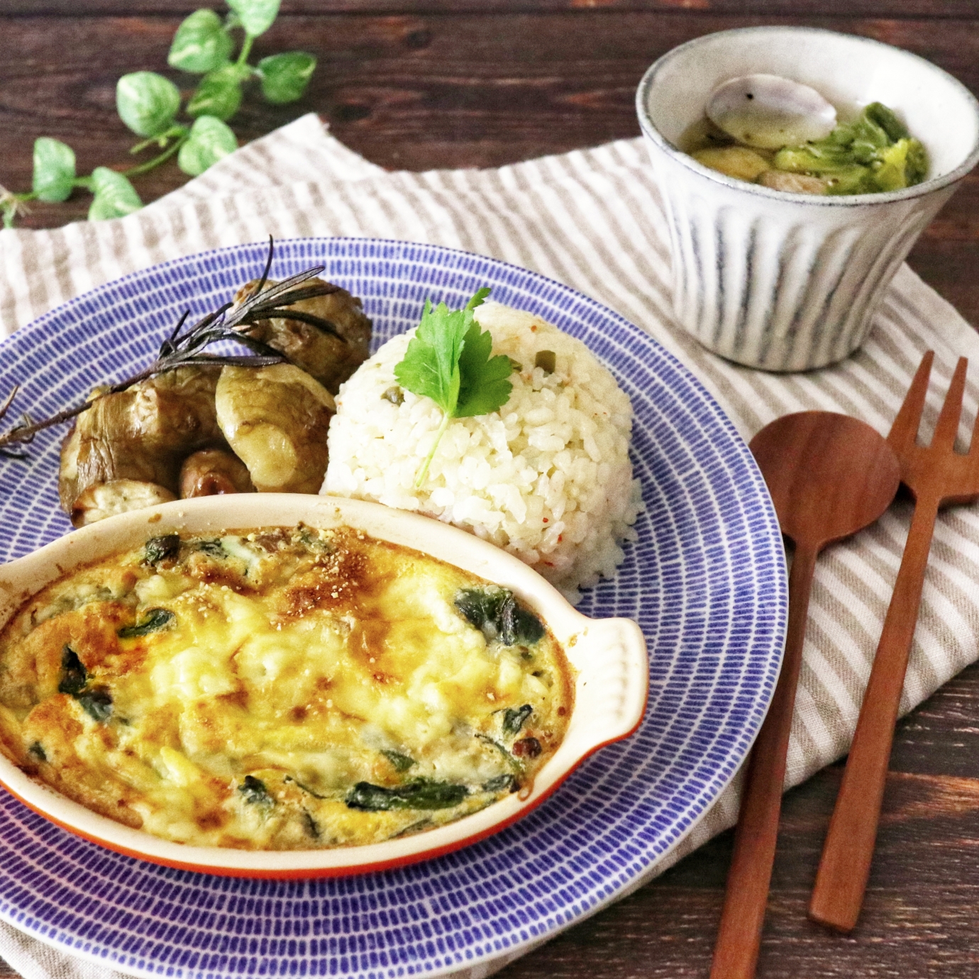 しんとり菜のスープと日本ほうれんそうの簡単グラタン Eatpick しんとり菜のスープと日本ほうれんそうの簡単グラタン Eatpick