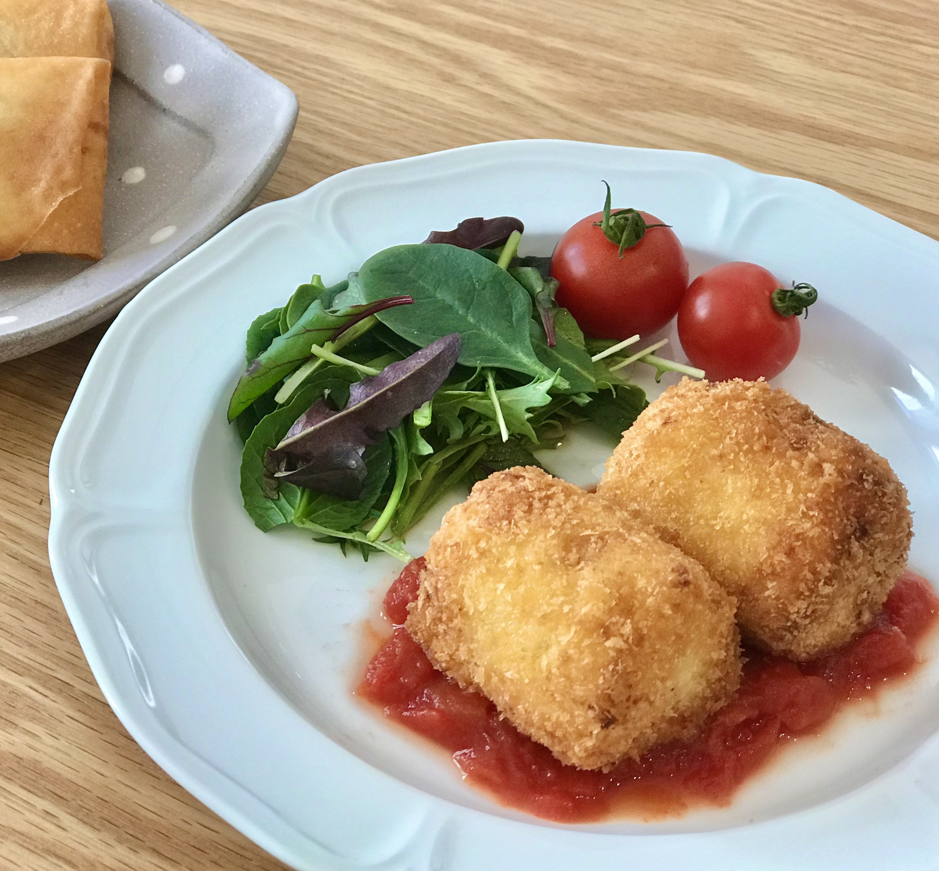 カニクリームコロッケとカニクリーム春巻きにもち麦入れてみました Eatpick カニクリームコロッケとカニクリーム春巻きにもち麦入れてみました Eatpick