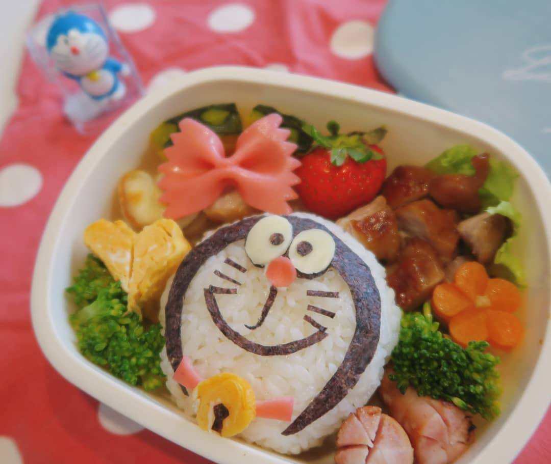 ドラえもんとプリキュアの子ども弁当 Eatpick