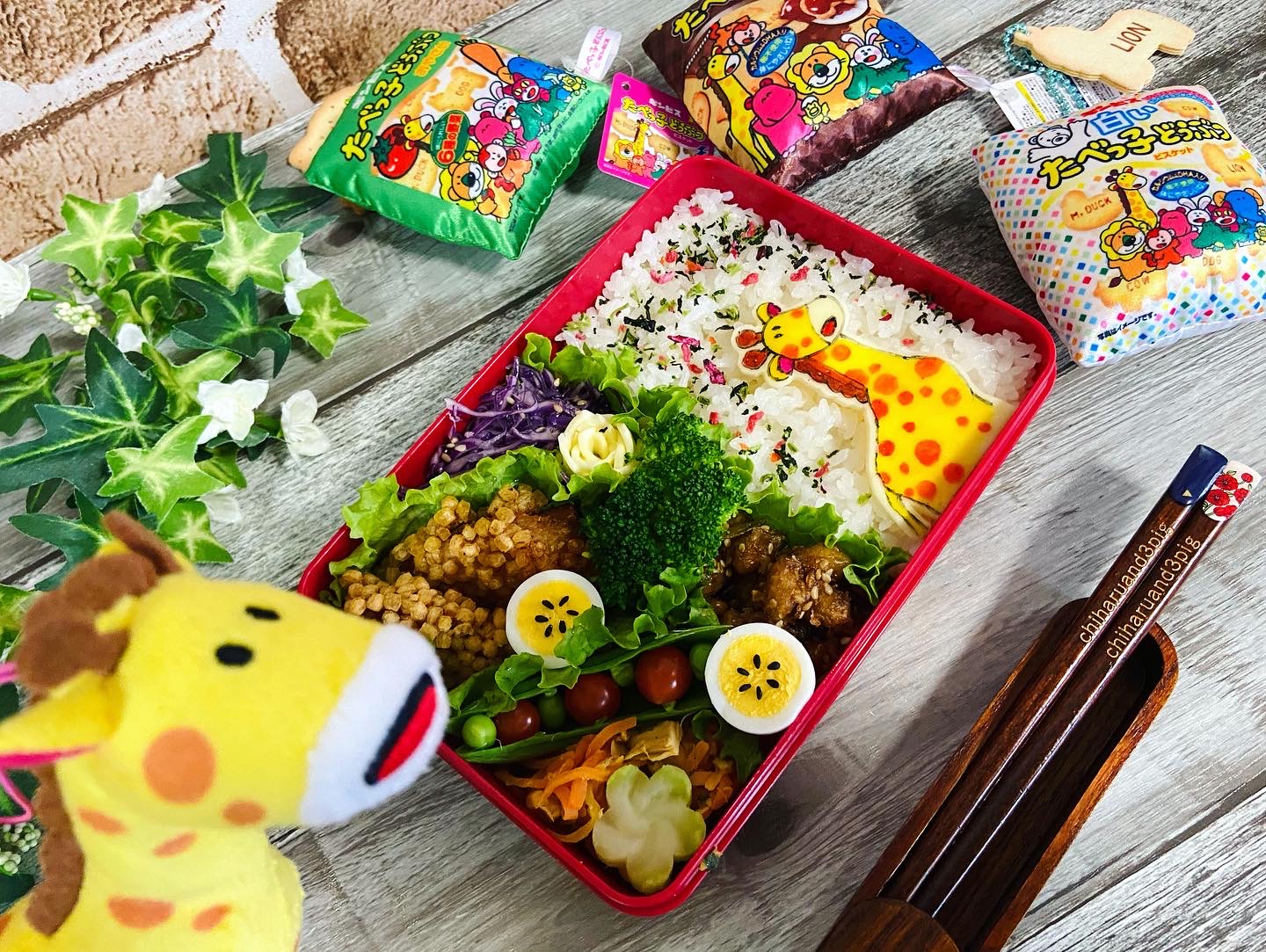 たべっこどうぶつ弁当 と 東京ばなな Eatpick