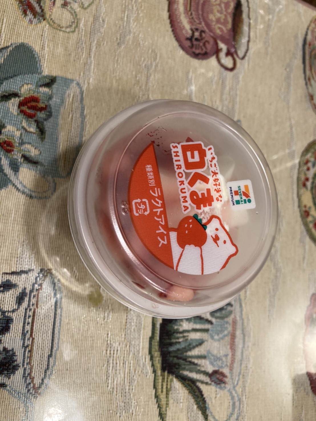 セブンイレブン いちご大好きな白くま Eatpick