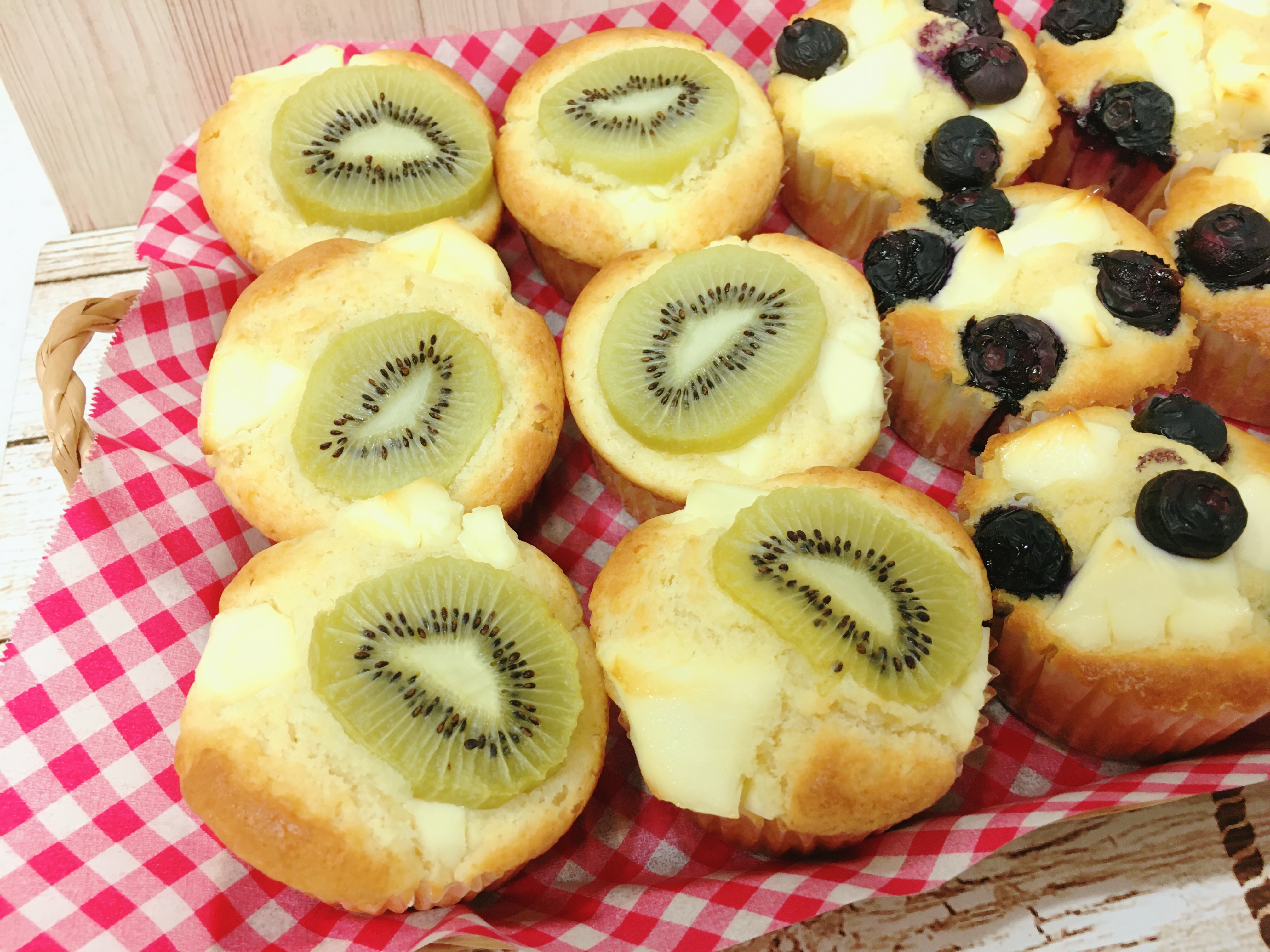 キウイ クリームチーズマフィン ブルーベリー クリームチーズマフィン Eatpick