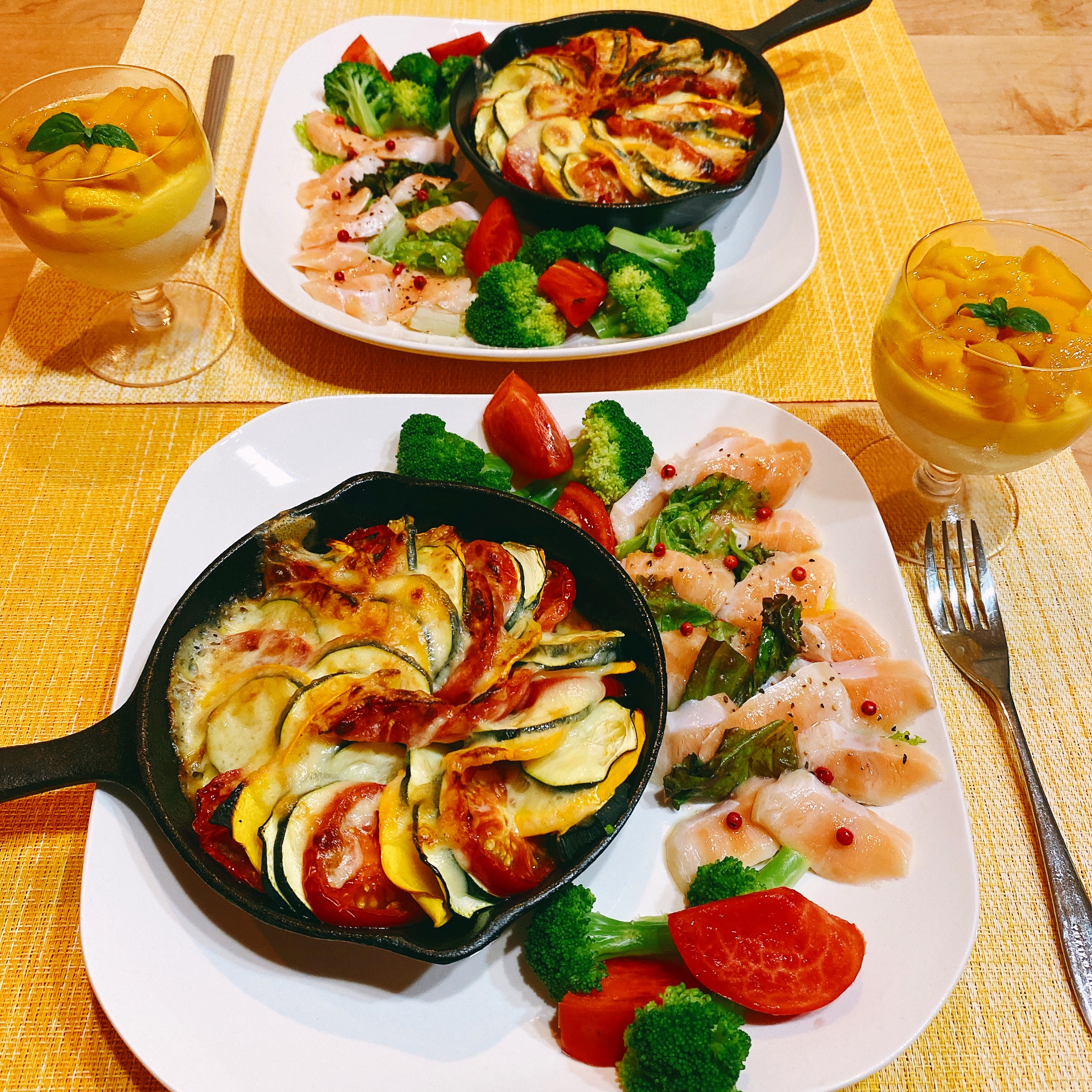 スキレットで豚肉野菜チーズ焼き Eatpick