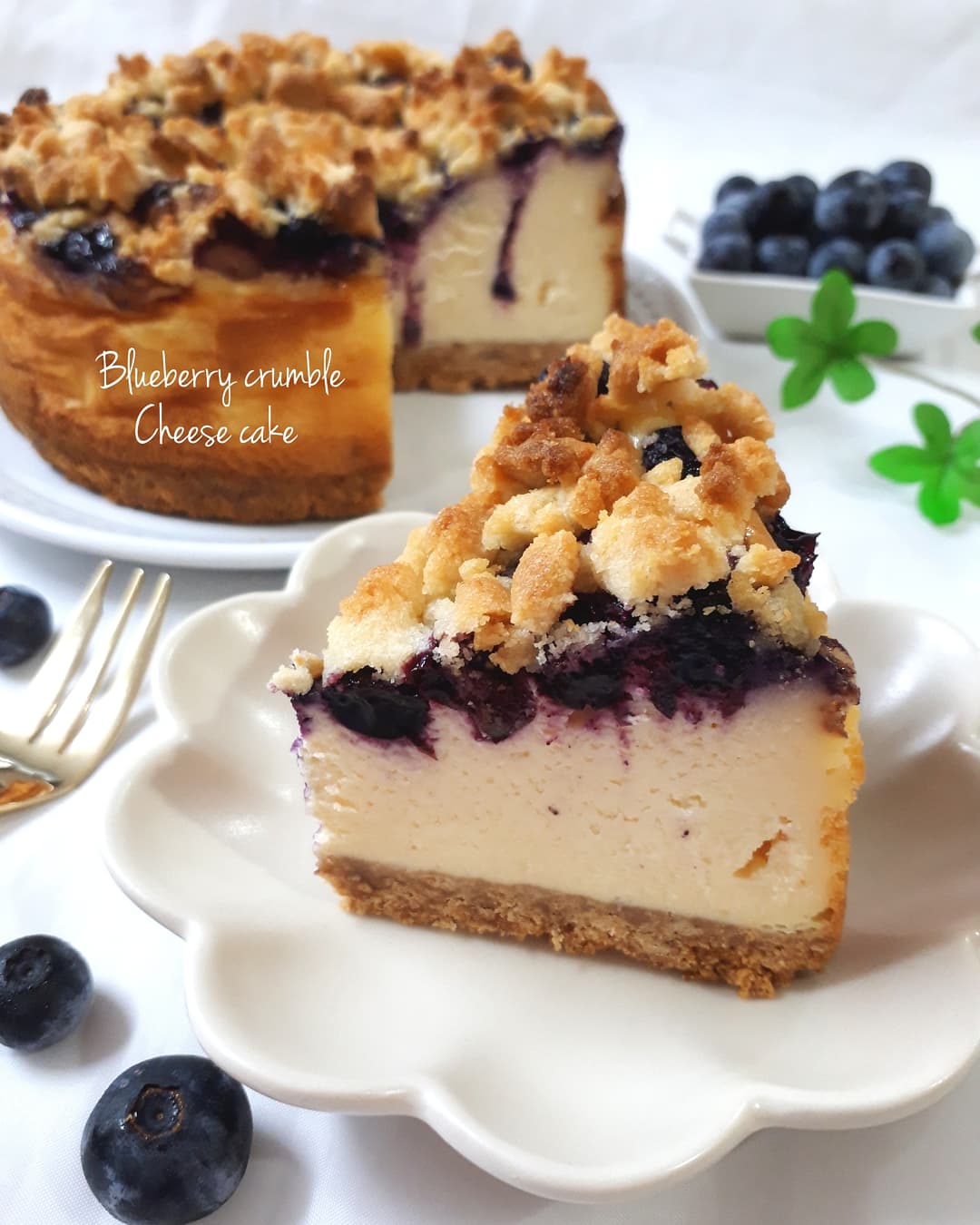 赤、白、ブルーベリーのチーズケーキカップケーキのレシピ