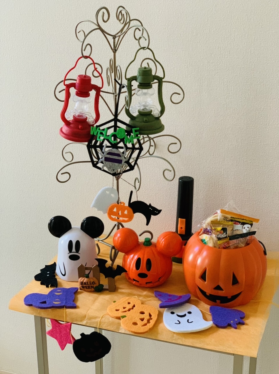 恒例の トリックオアトリート でお菓子ゲット Eatpick