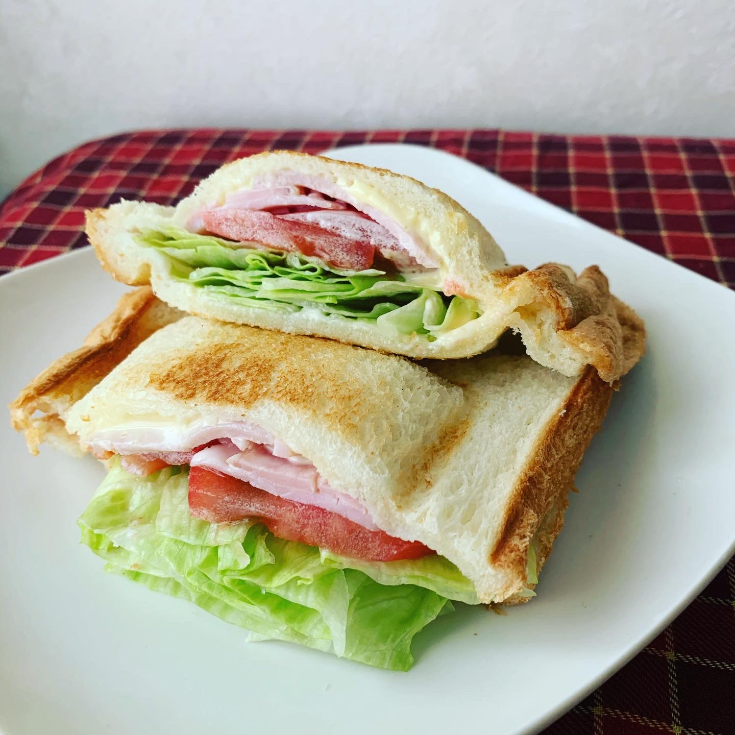 シャキシャキレタスたっぷりホットサンド Eatpick